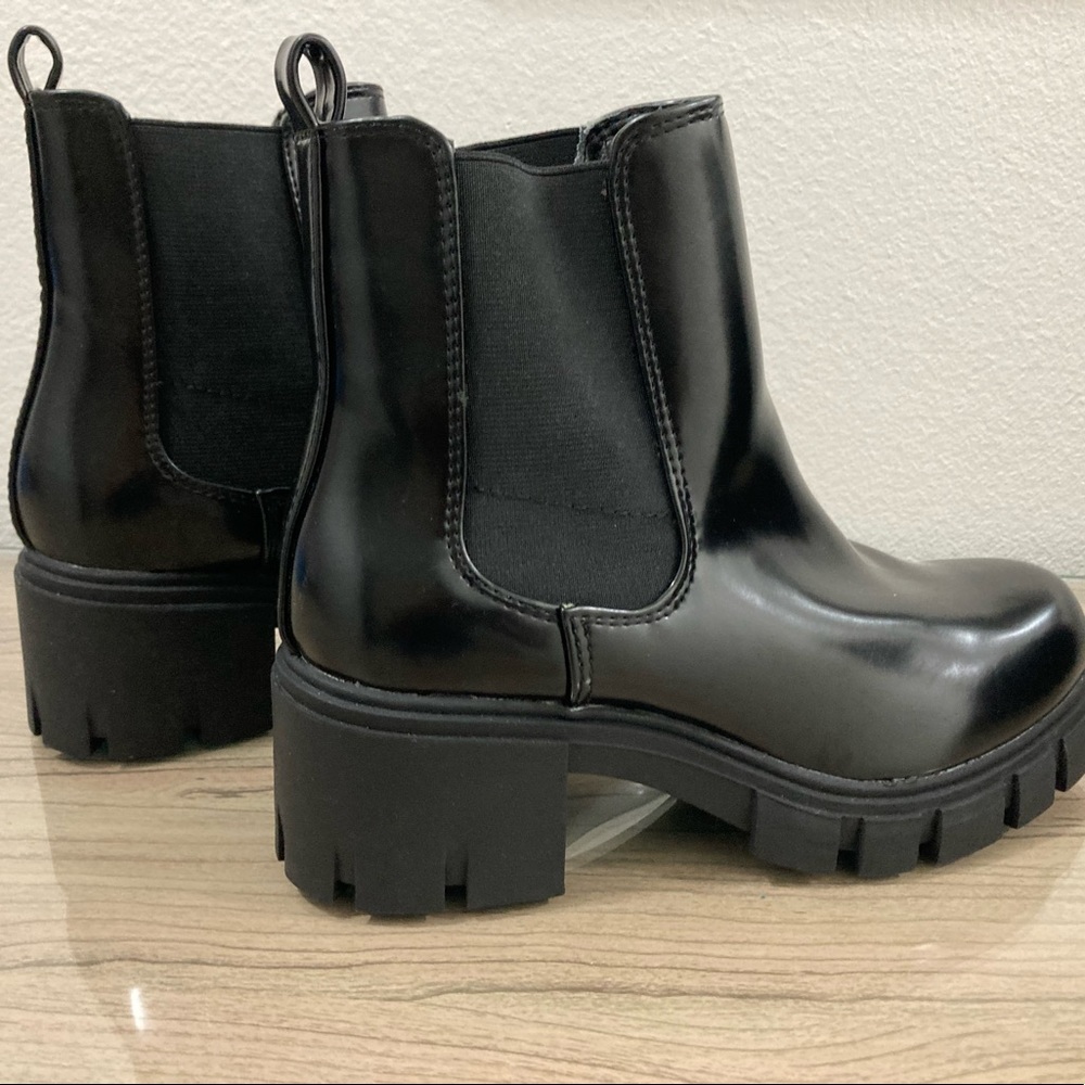 Madden girl ankle boots, paten leather,new